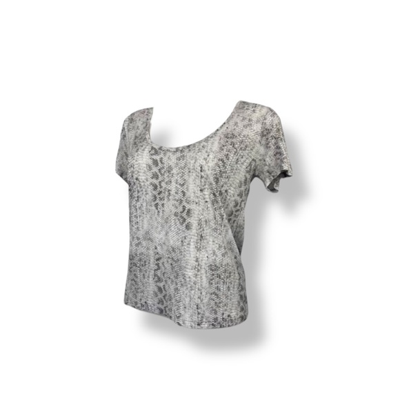 𝐓𝐇𝐄 𝐊𝐎𝐎𝐏𝐋𝐄𝐒 Python print oversized sheer tee - Picture 2 of 5